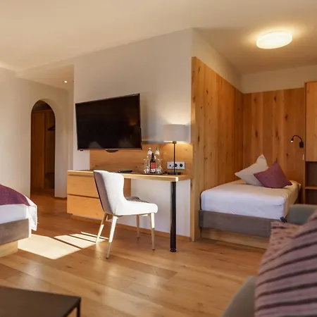 Naturhotel Edelweiss 4*